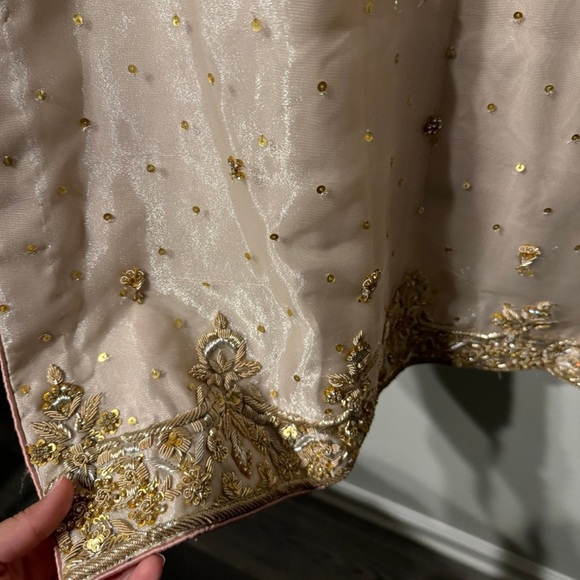 Pakistani designer wedding/nikkah formal dress from Shakeelz - Picture 9 of 11